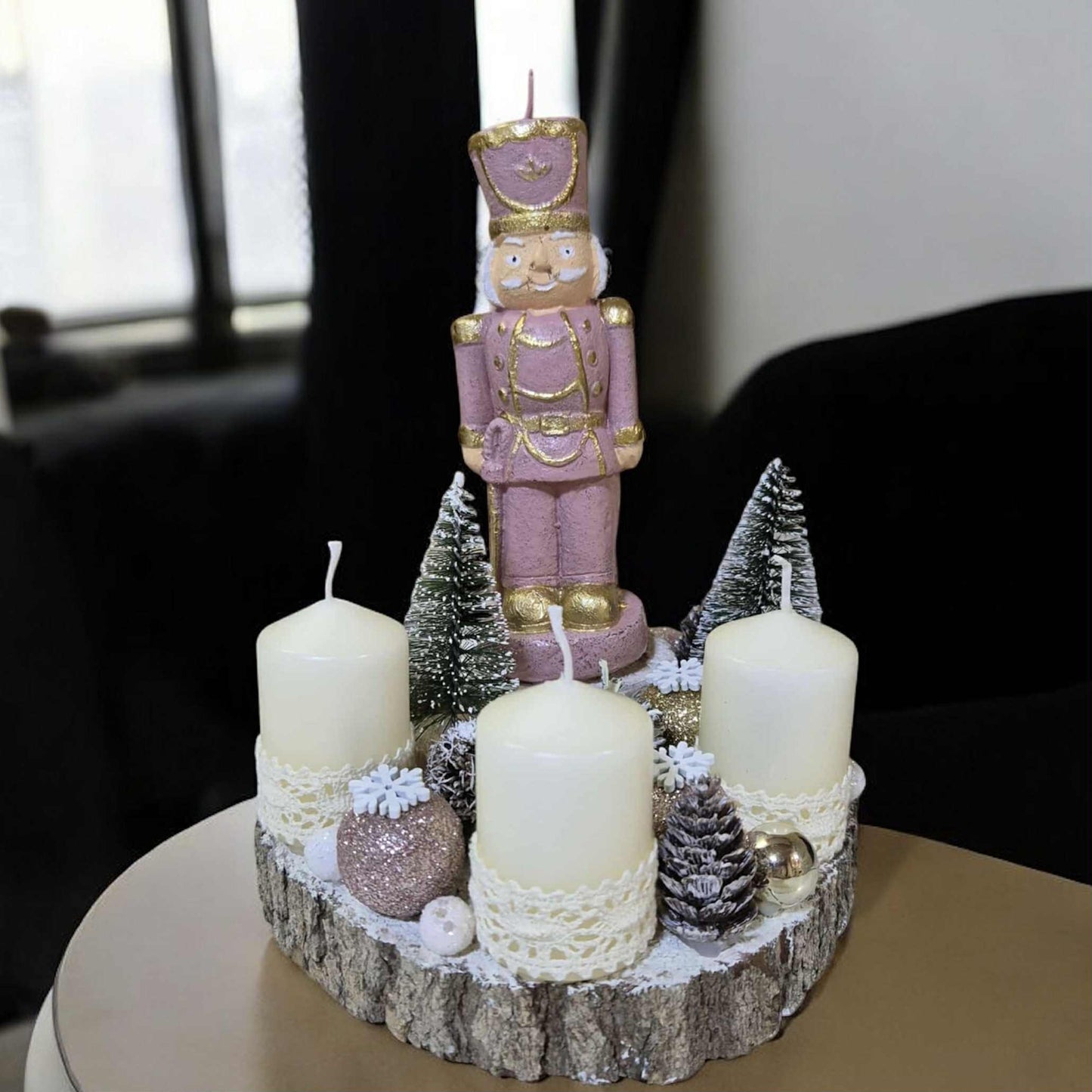 Decorațiune de Advent cu spargător de nuci.