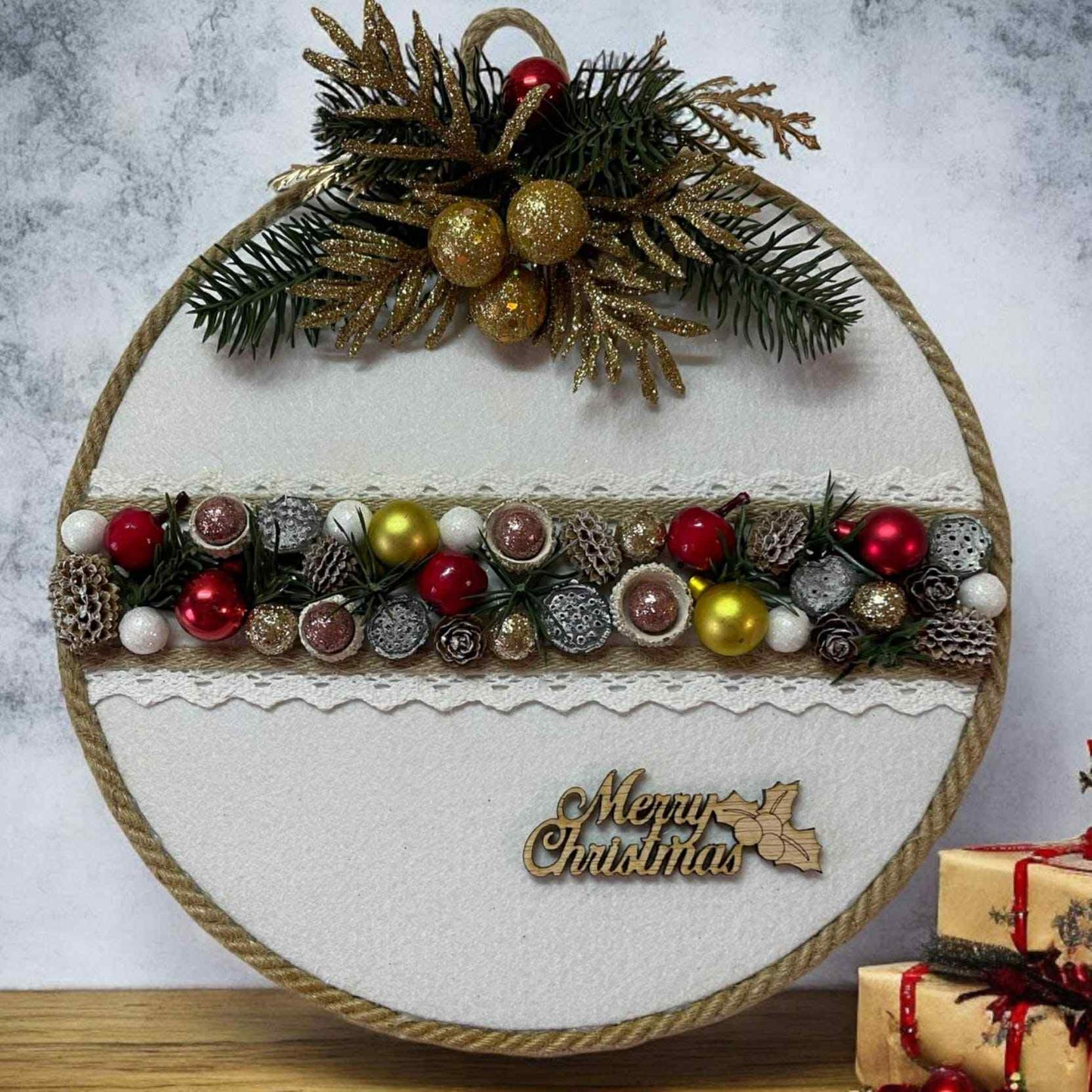 Coroniță de Crăciun aurie